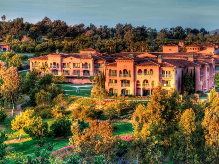 Best Beachfront Mountain Hotels in the US: An Expert’s Guide