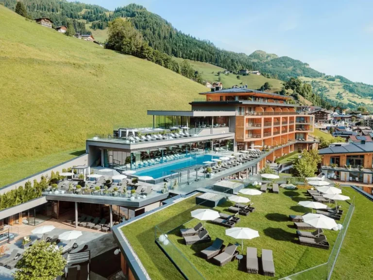 Best Mountain Hotels for Honeymooners: A Guide to High-Elevation Retreats